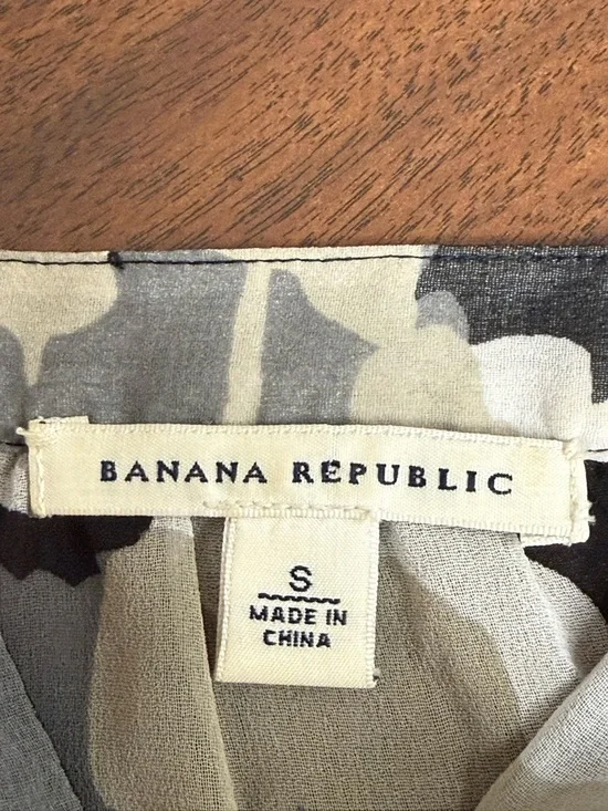 Banana Republic Floral Blouse Small Sheer Pleated Button Boho Tie Waist Top - Picture 8 of 11